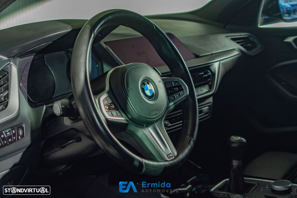BMW 116 d Pack Desportivo M - 24