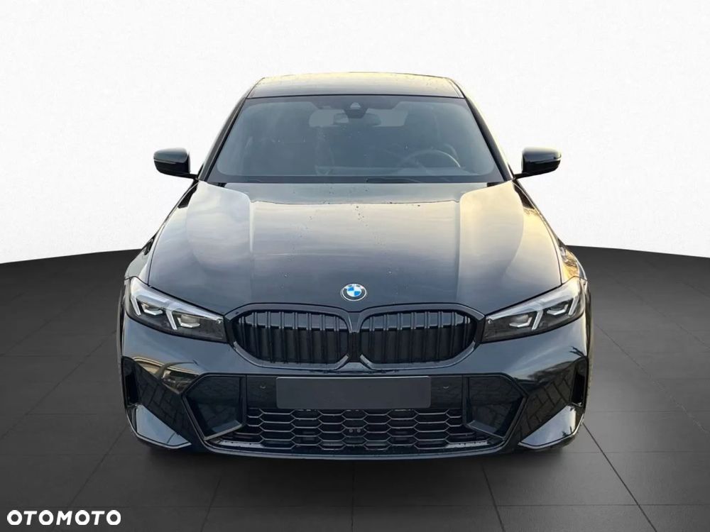 BMW Seria 3 330d xDrive mHEV M Sport - 2