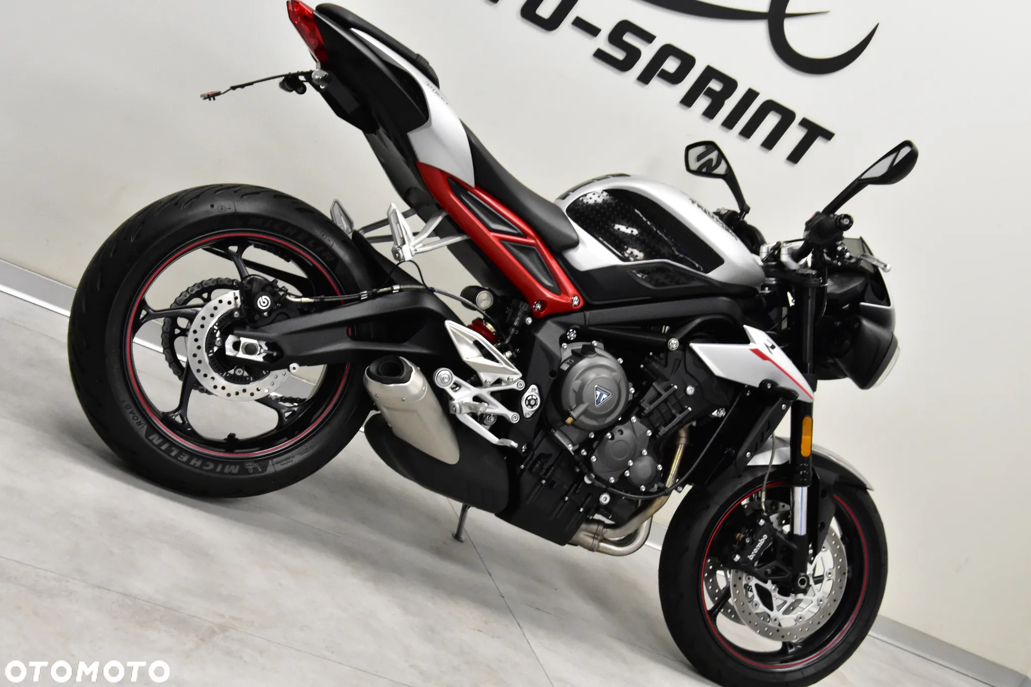 Triumph Street Triple - 9