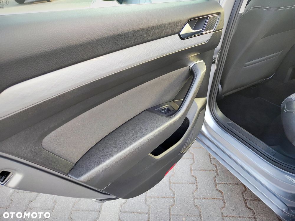 Volkswagen Passat Variant 2.0 TDI EVO Business DSG - 13