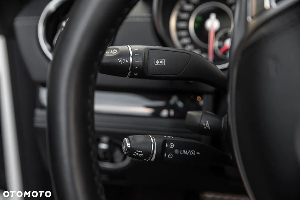 Mercedes-Benz SL 63 AMG AMG Speedshift MCT 7-Gang Sportgetriebe AMG Performance Package - 20