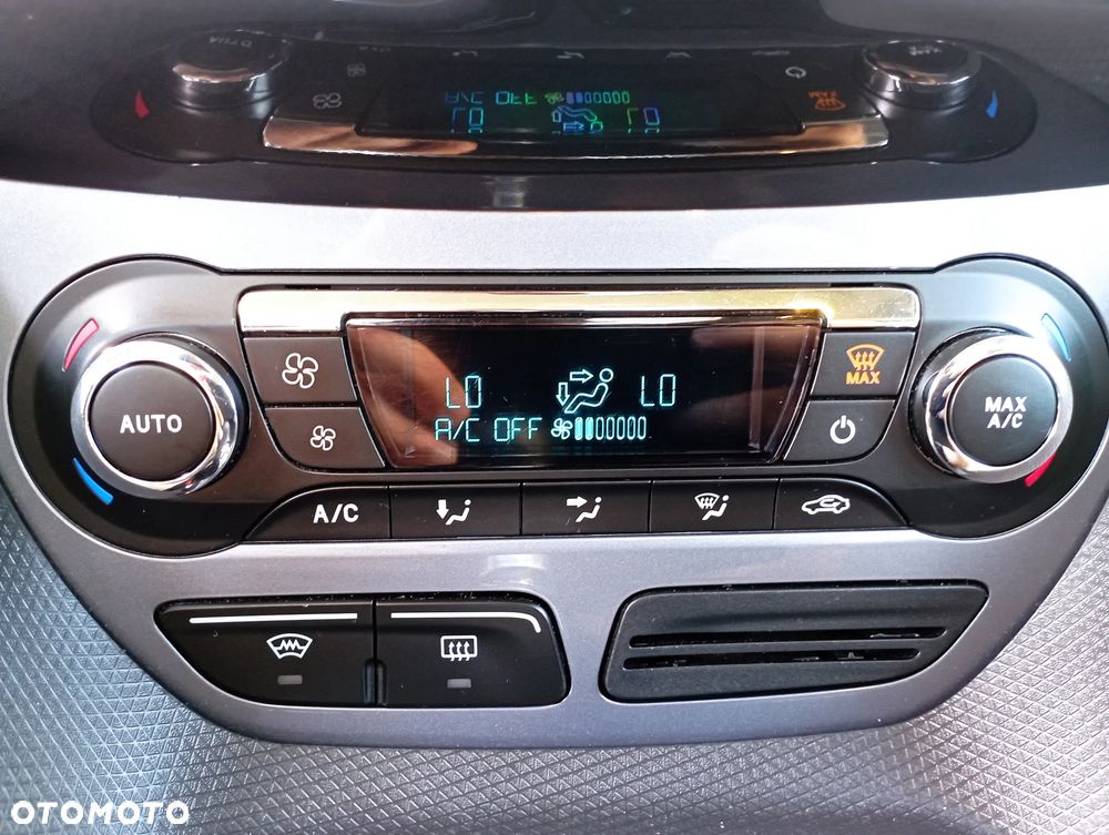 Ford Tourneo Connect Grand - 11