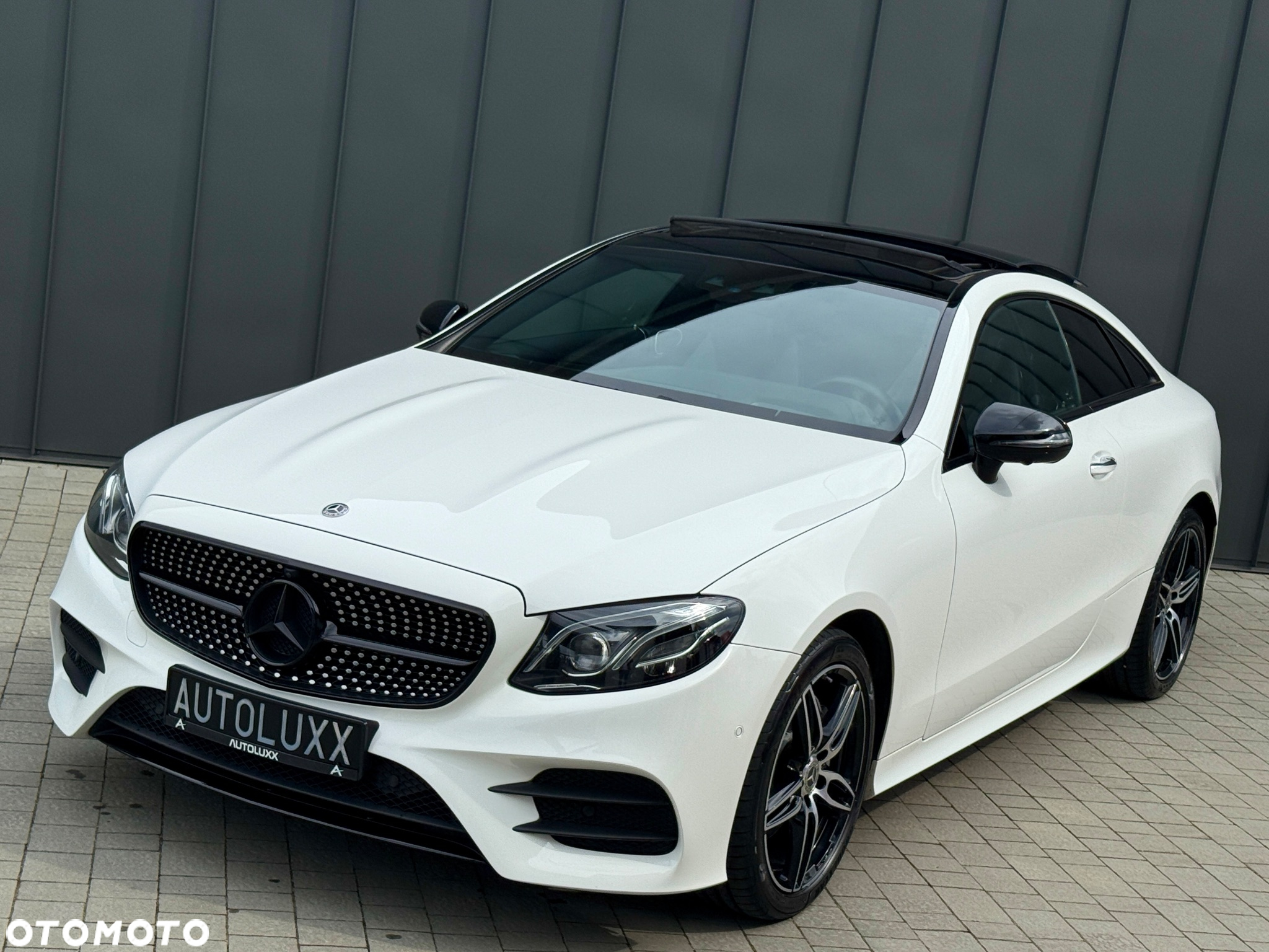 Mercedes-Benz Klasa E 220 d Coupe 4-Matic 9G-TRONIC - 11
