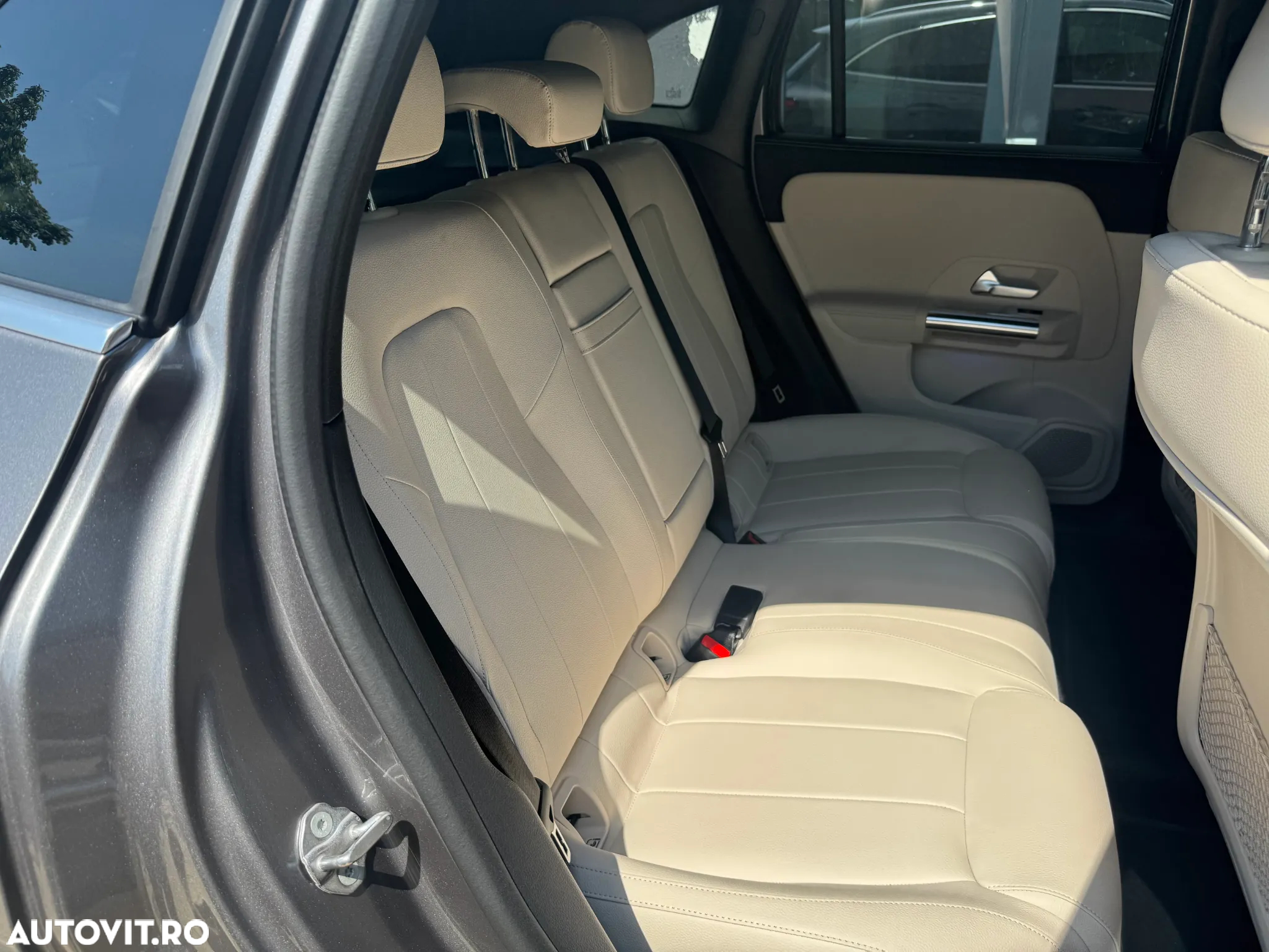 Mercedes-Benz EQA 300 4MATIC - 13