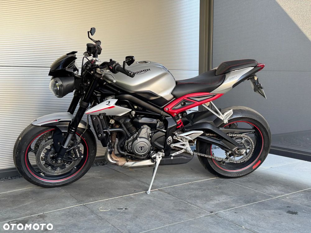 Triumph Street Triple - 12