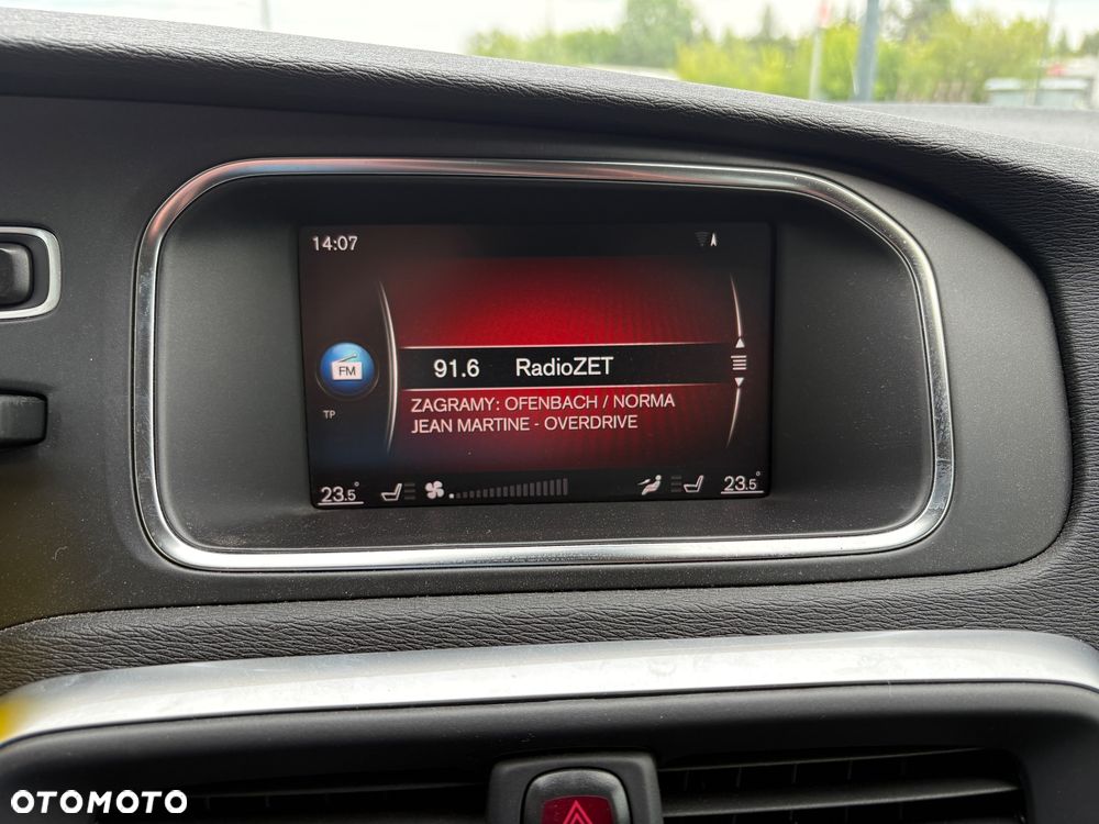 Volvo V40 D2 Momentum - 16