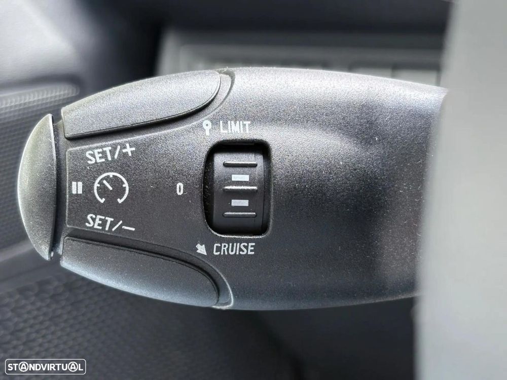Peugeot 2008 1.6 e-HDi Allure - 42