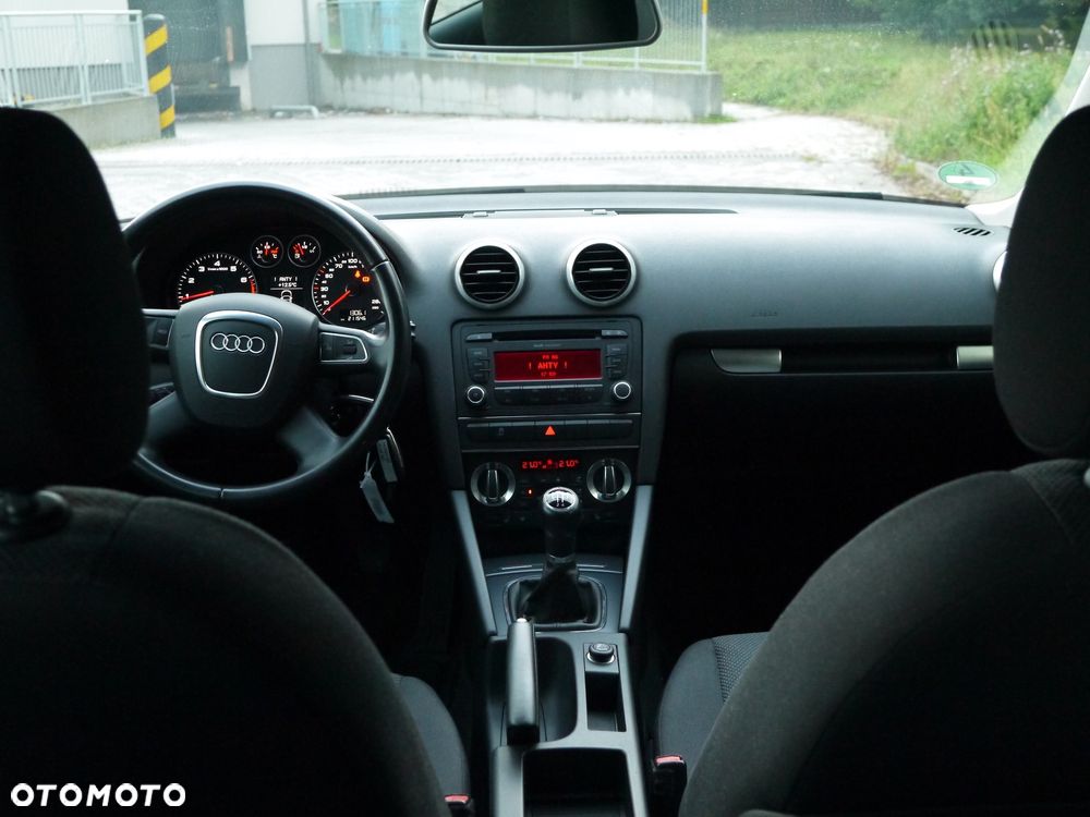 Audi A3 3-drzwiowe 1.6 Attraction - 25