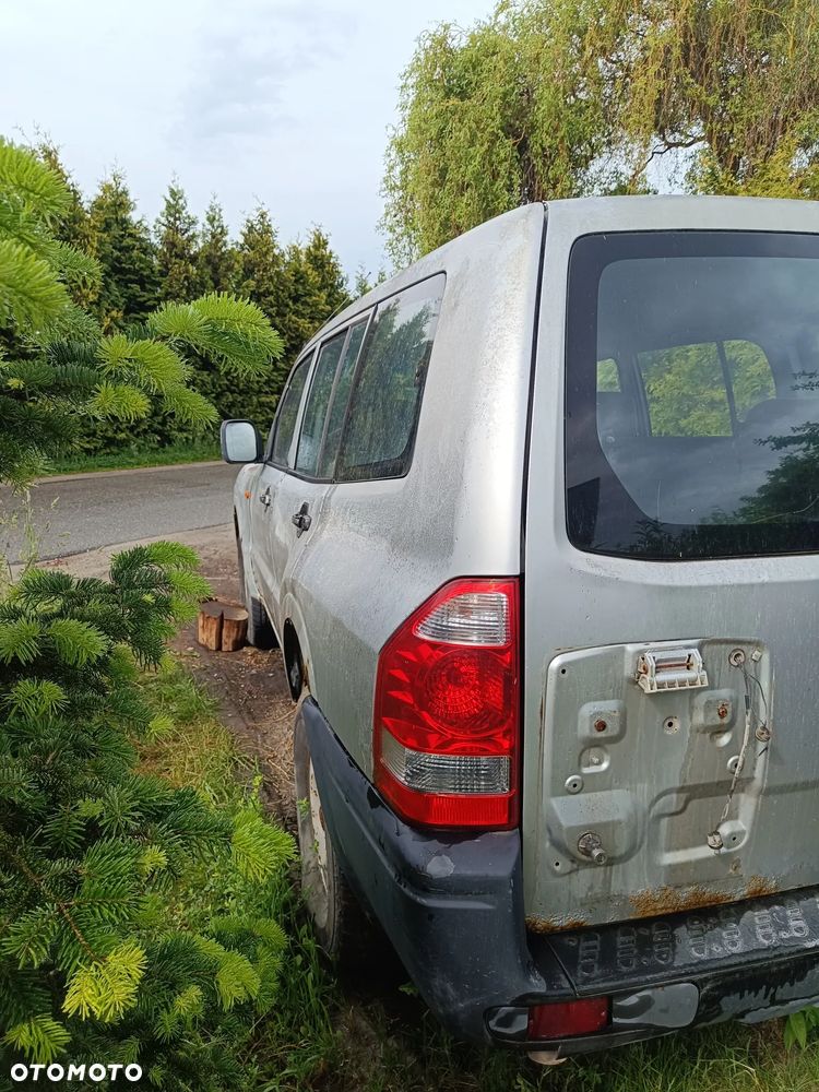 Mitsubishi Pajero - 4