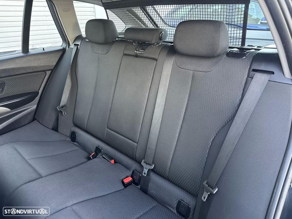 BMW 320 d EfficientDynamics Line Sport Auto - 29