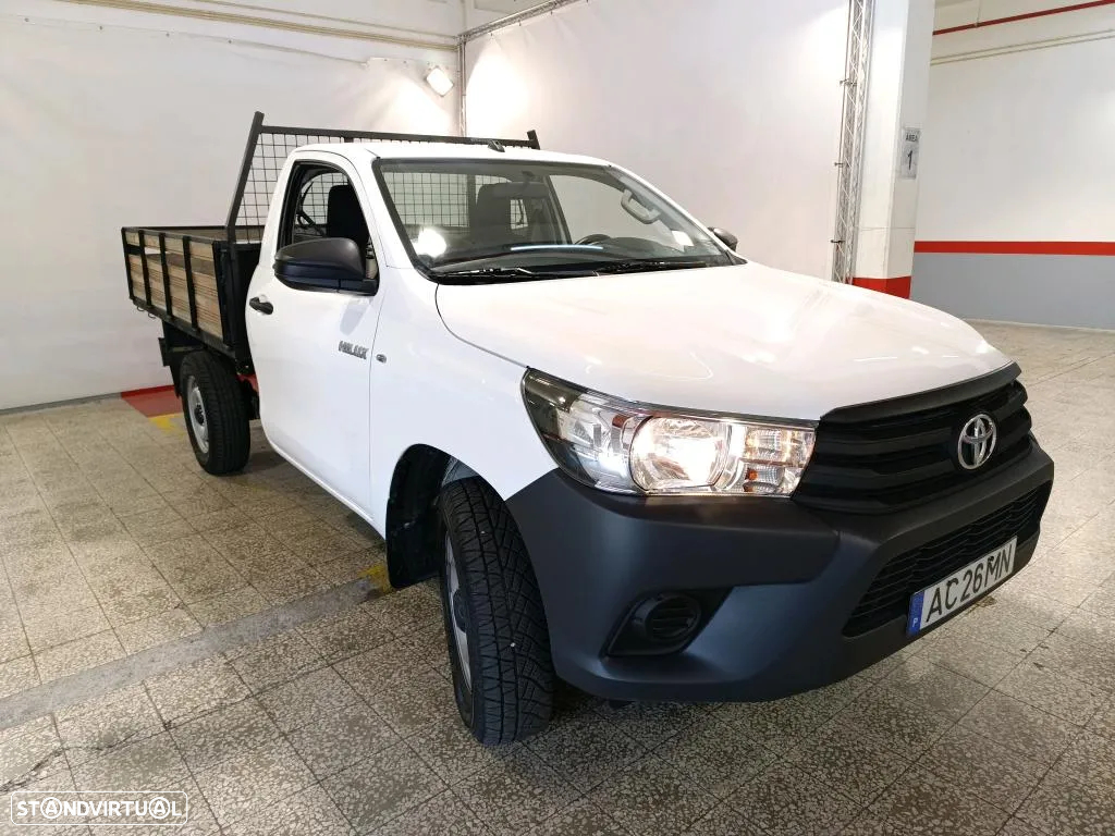 Toyota Hilux 2.4 D-4D 2WD CE - 4