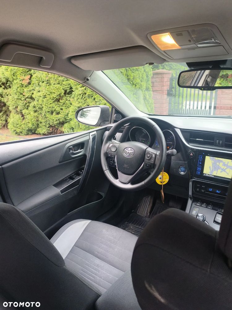 Toyota Auris Hybrid 135 Prestige - 8