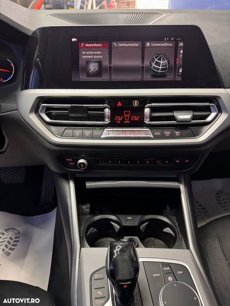 BMW Seria 3 320d xDrive AT - 7