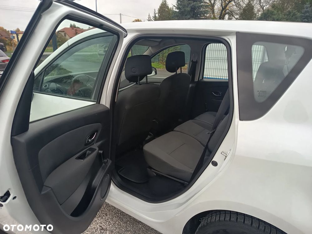 Renault Scenic 1.6 16V 110 TomTom Edition - 31