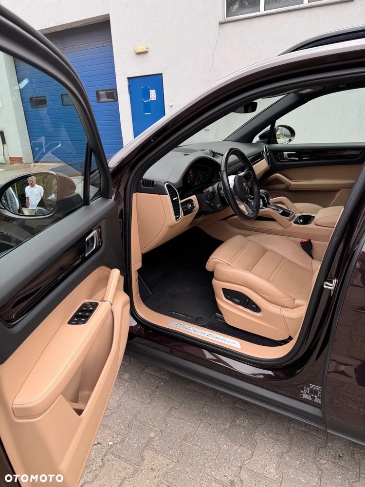 Porsche Cayenne Platinum Edition - 10