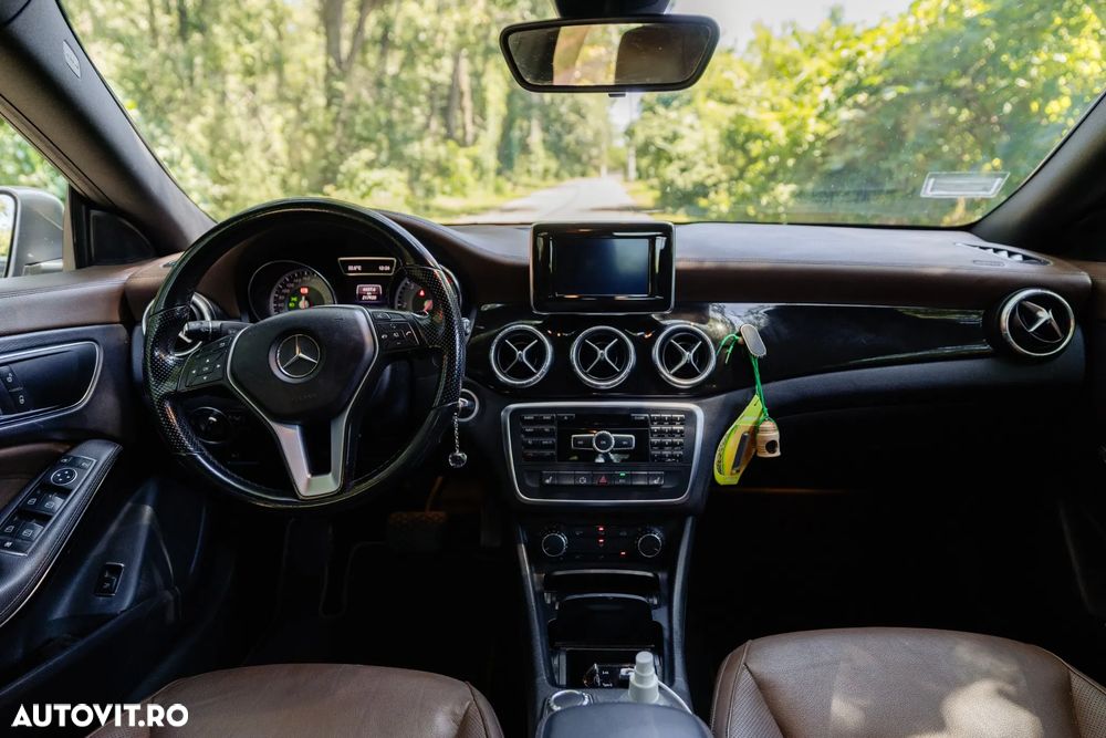Mercedes-Benz CLA 220 - 20