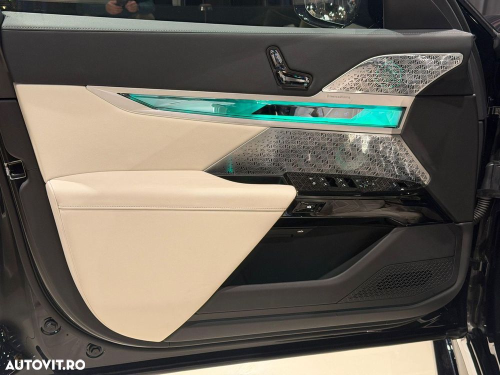 BMW Seria 7 740d xDrive MHEV - 25