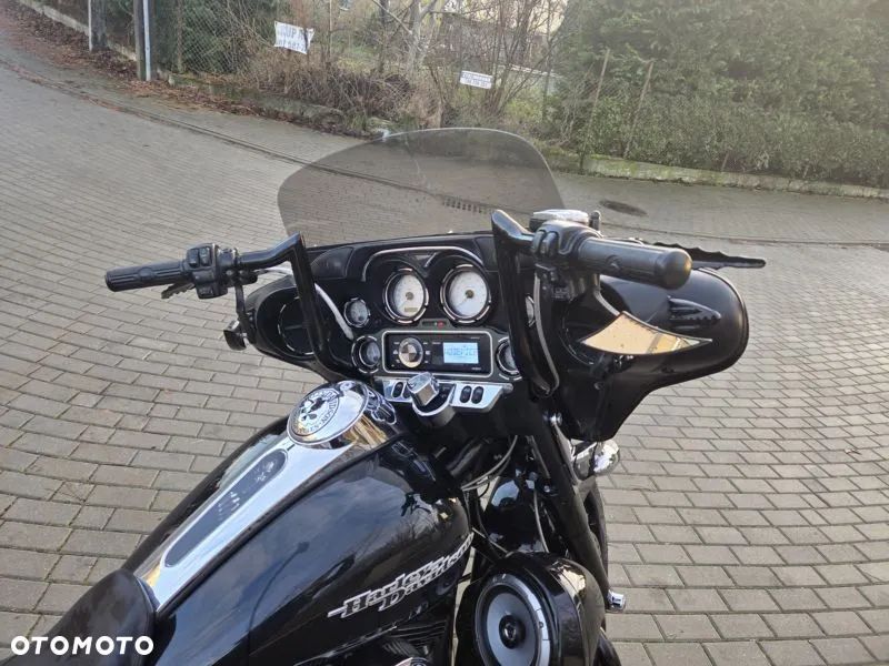 Harley-Davidson Touring Street Glide - 12