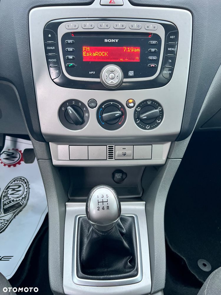 Ford Focus 1.6 16V Style - 15