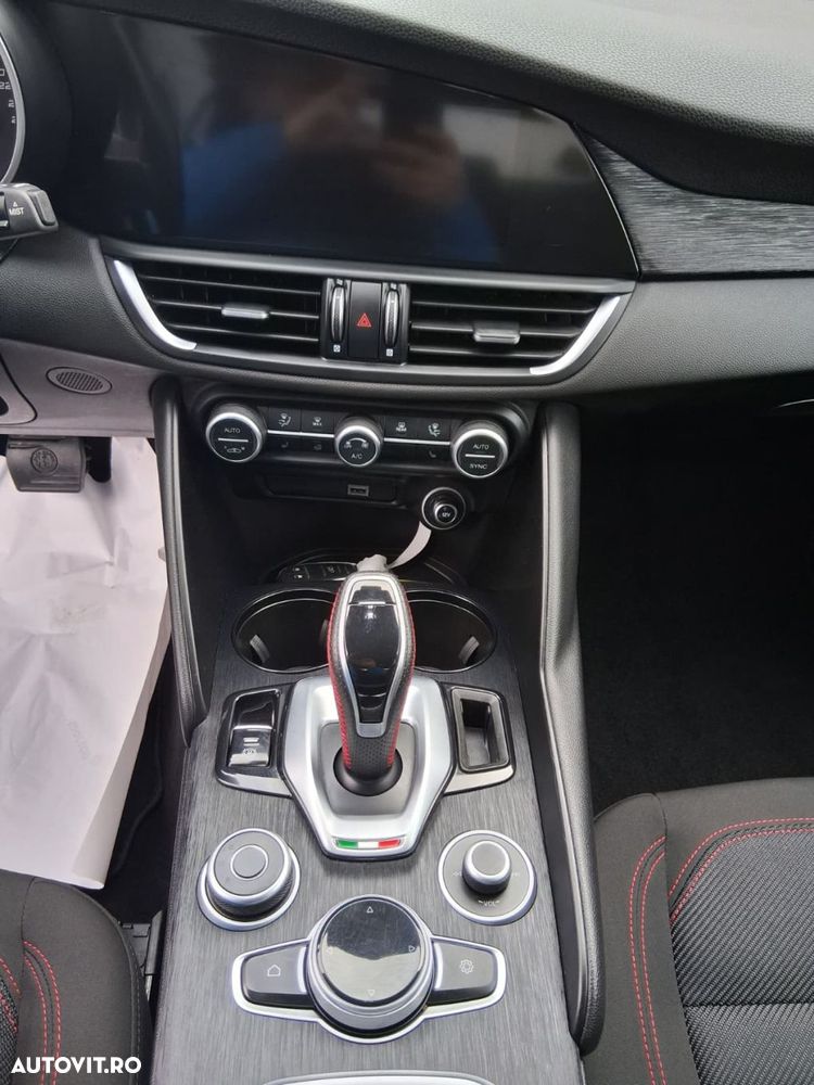 Alfa Romeo Giulia - 13