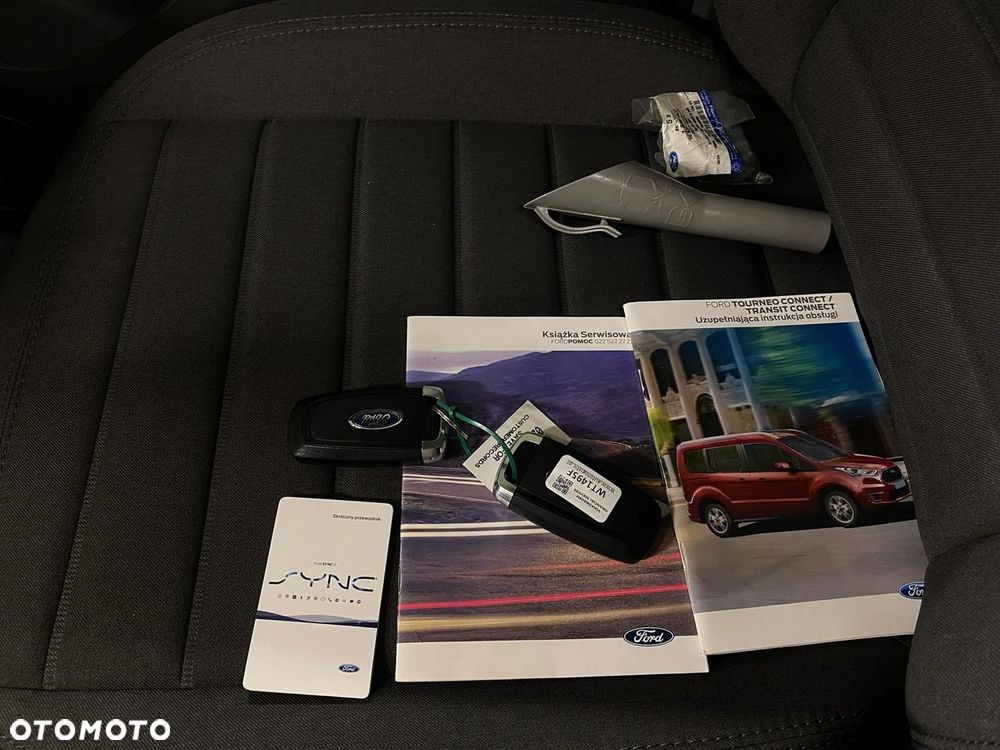 Ford Tourneo Connect Grand - 41