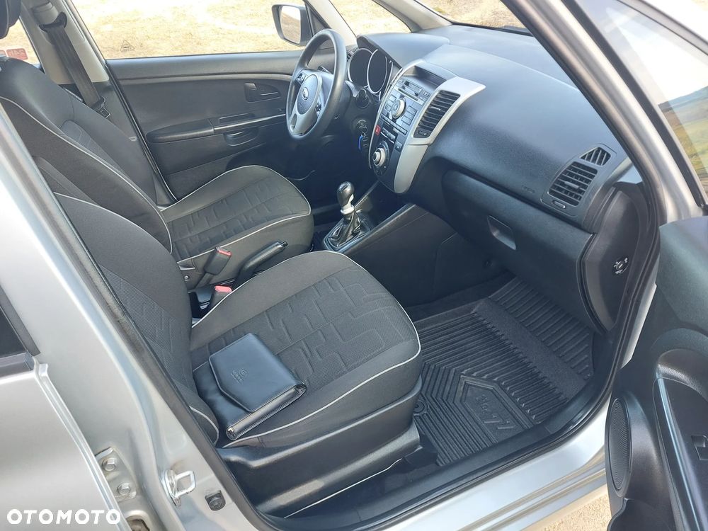 Kia Venga - 9