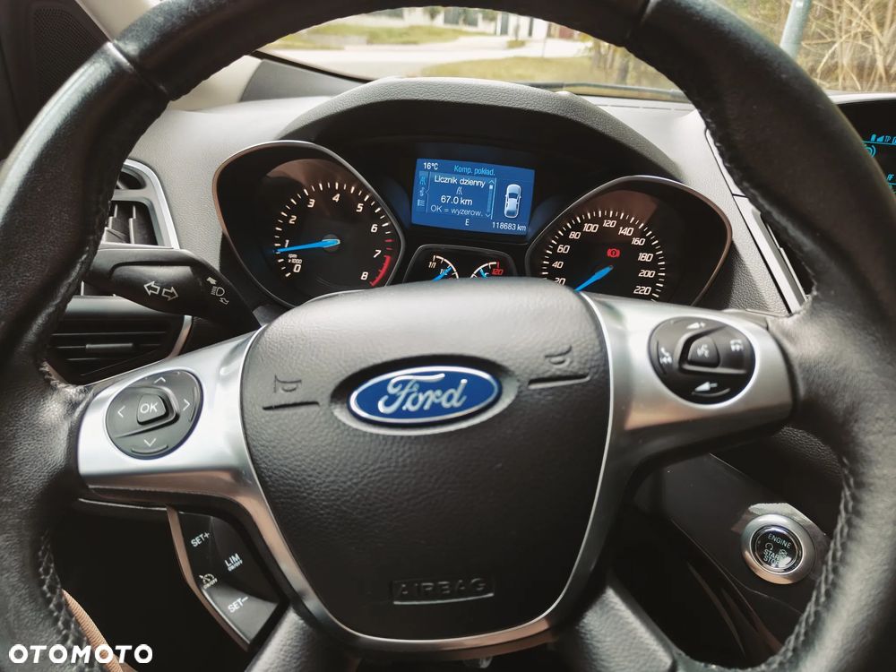 Ford Kuga 1.6 EcoBoost 2x4 Titanium - 30