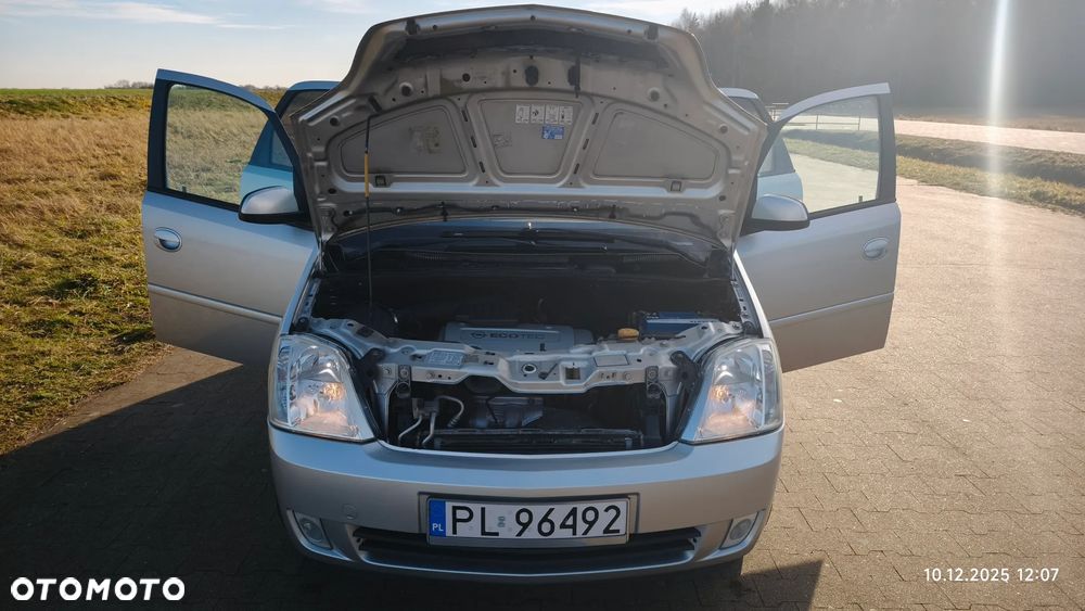 Opel Meriva 1.6 16V (Essentia) - 10