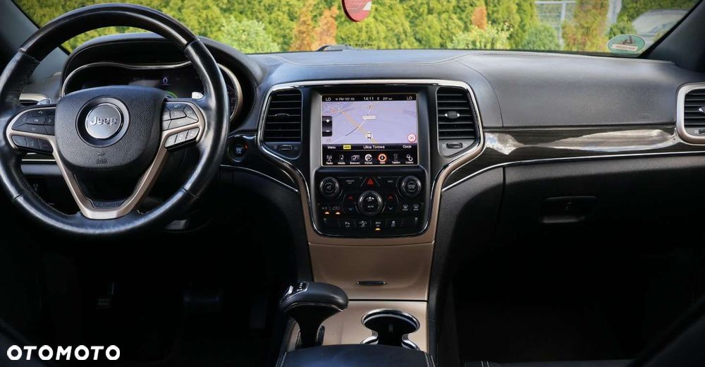 Jeep Grand Cherokee - 14