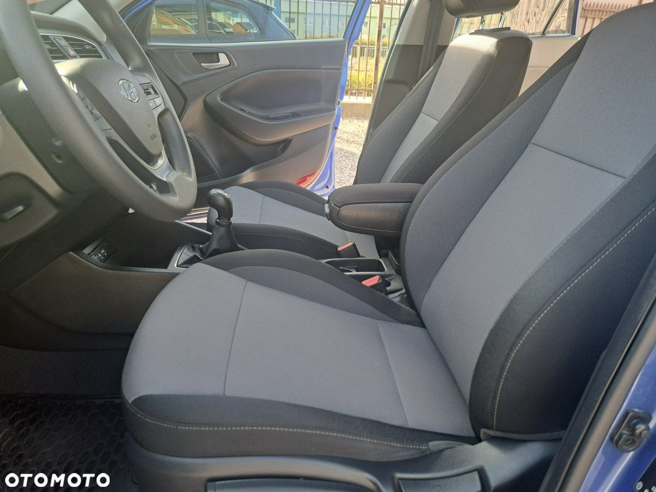 Hyundai i20 - 19