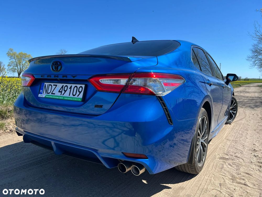 Toyota Camry - 6