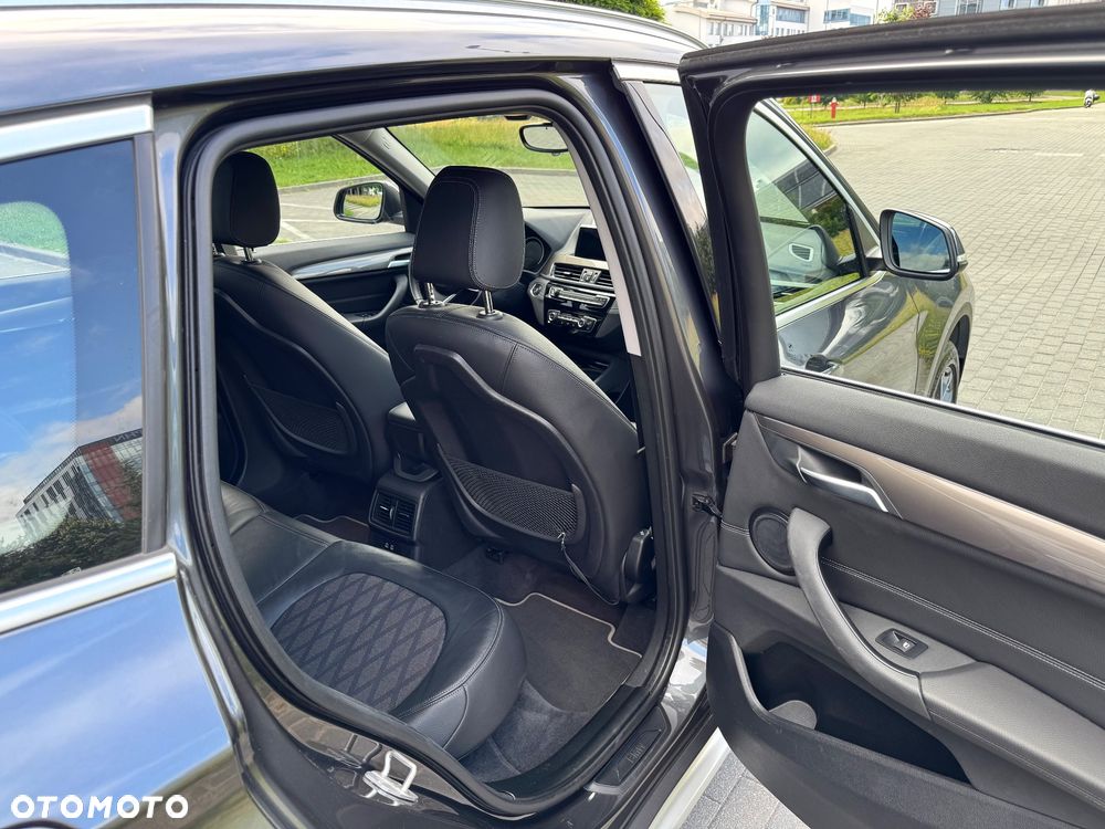 BMW X1 xDrive18d - 14