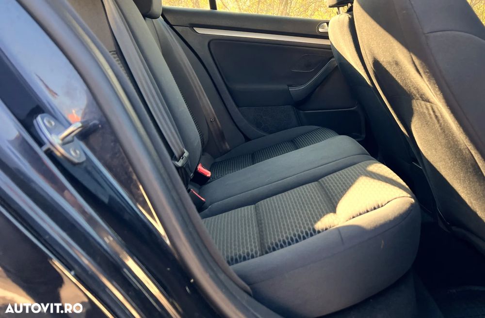 Volkswagen Golf 1.6 TDI BlueMotion Technology DPF Comfortline - 9