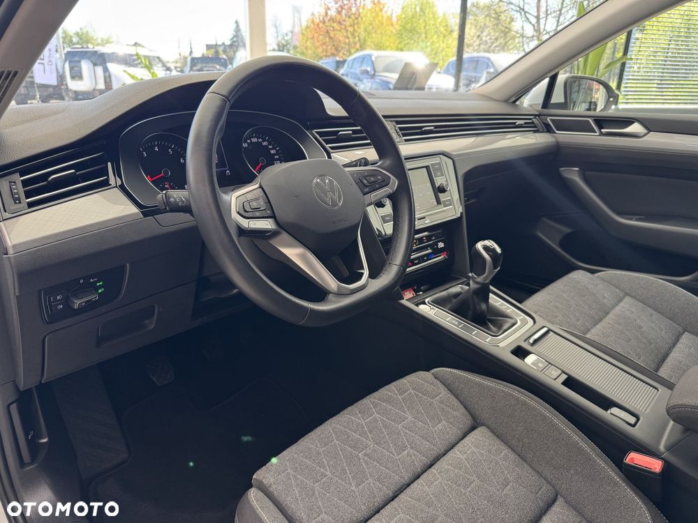 Volkswagen Passat - 8