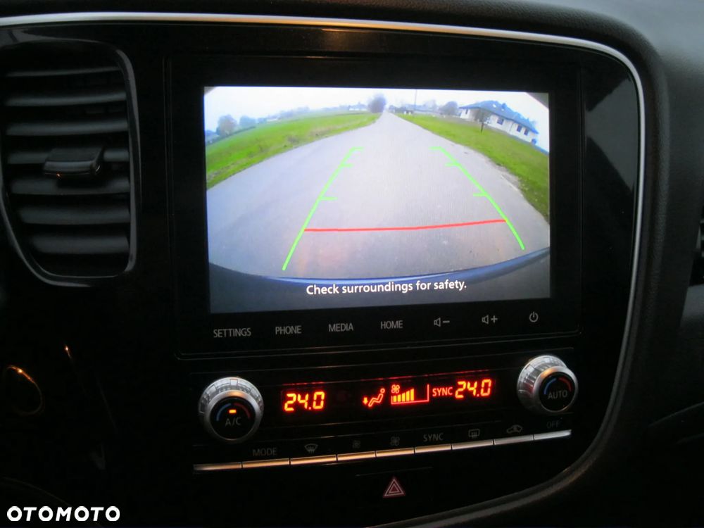 Mitsubishi Outlander 2.4 4WD CVT Instyle - 30