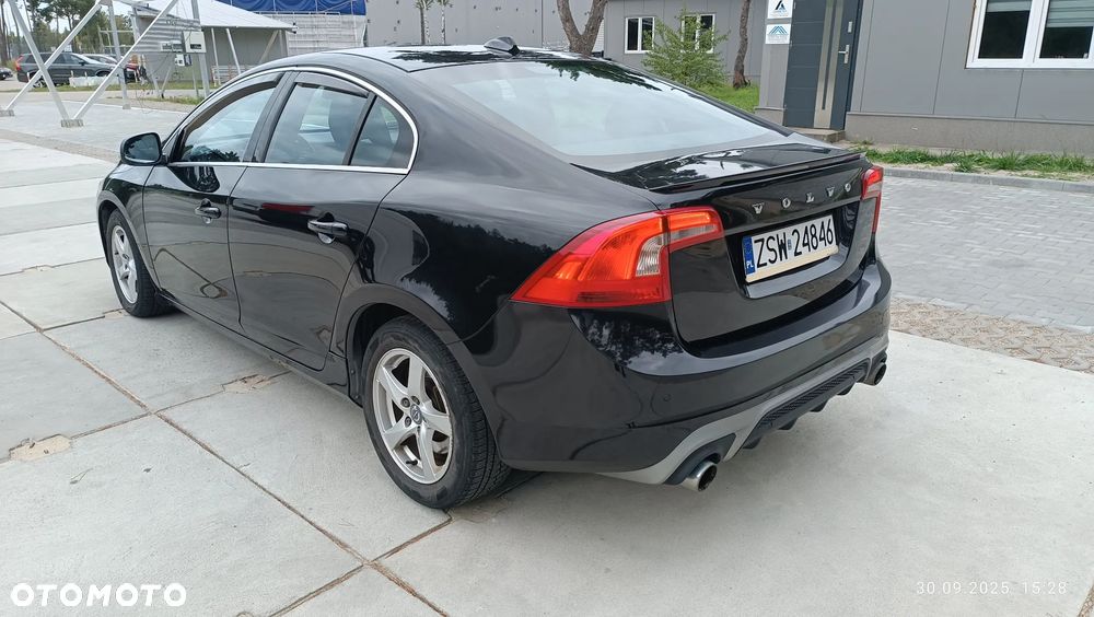 Volvo S60 D2 R-Design Momentum - 3
