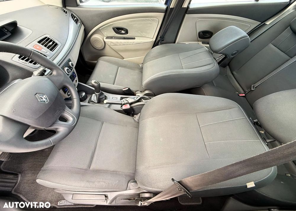 Renault Megane 1.6 16V 100 Authentique - 16