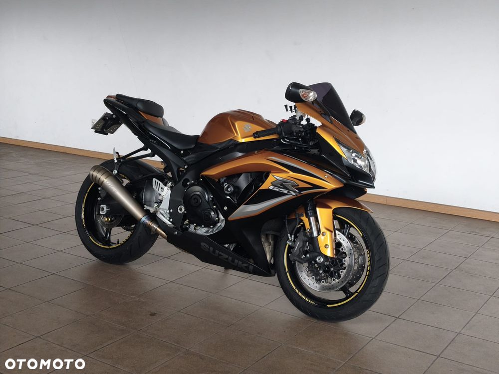 Suzuki GSX-R - 1