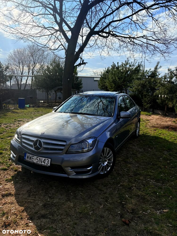 Mercedes-Benz Klasa C 180 CGI Automatik BlueEFFICIENCY Elegance - 2