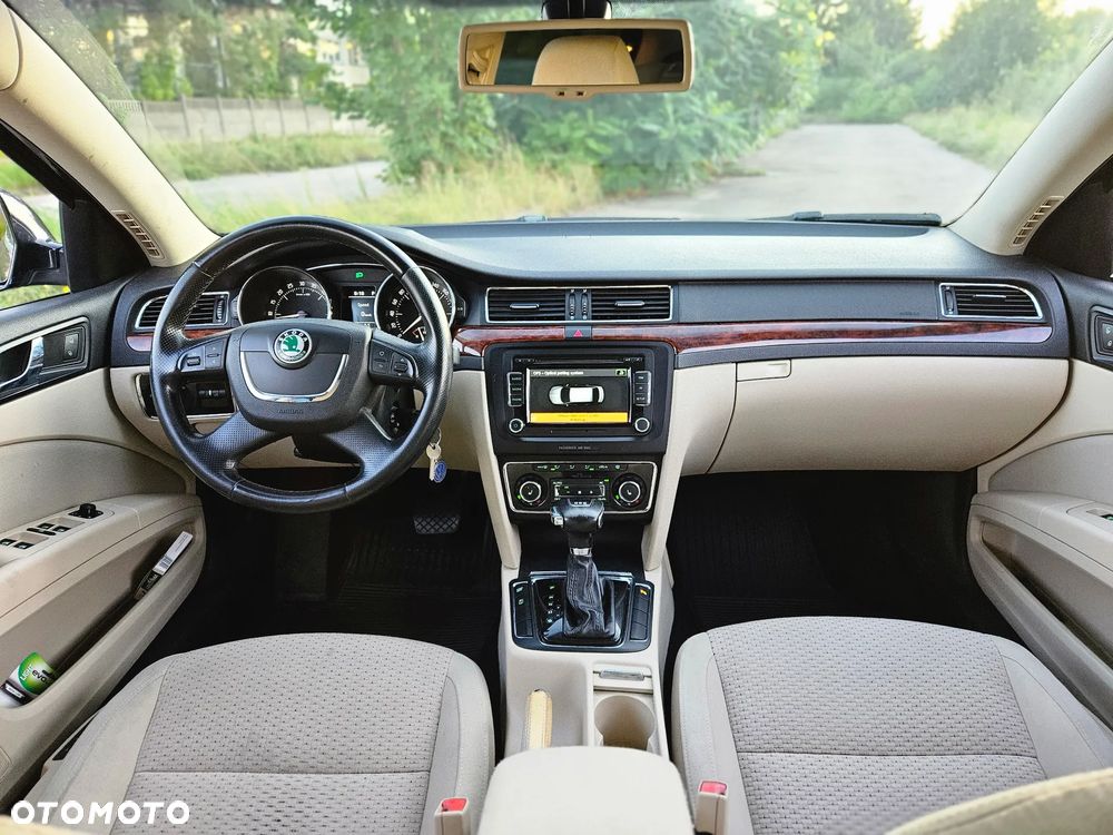 Skoda Superb 2.0 TDI Elegance DSG - 8
