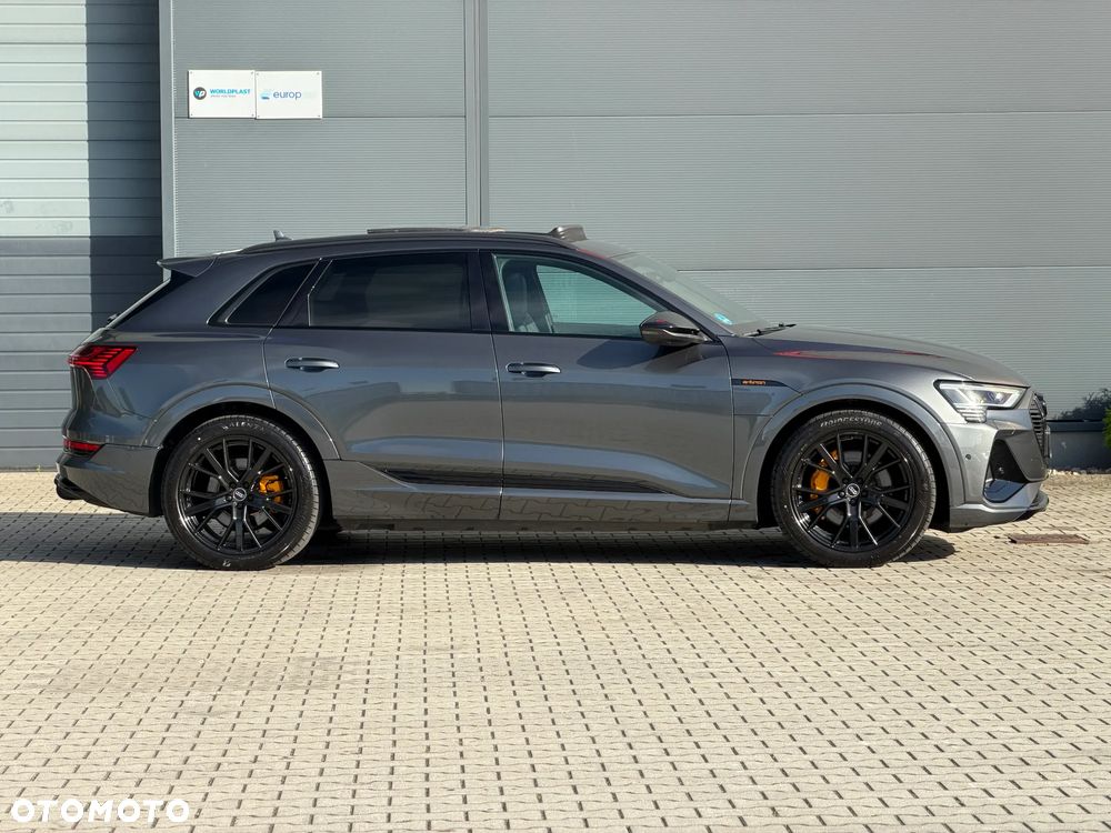 Audi e-tron 55 Quattro S Line - 11