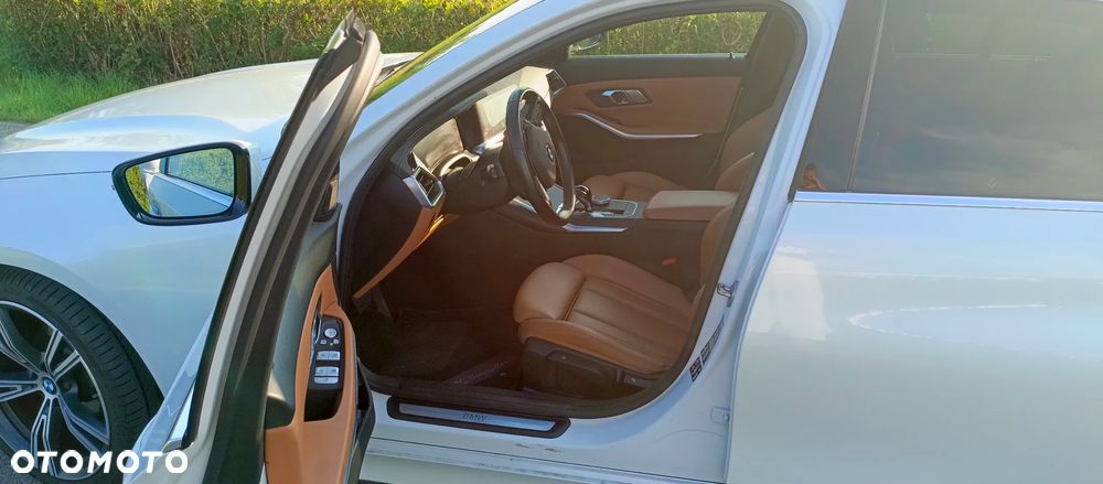 BMW Seria 3 320d Luxury Line sport - 19