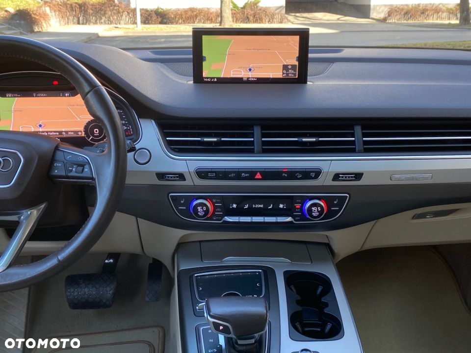 Audi Q7 - 11