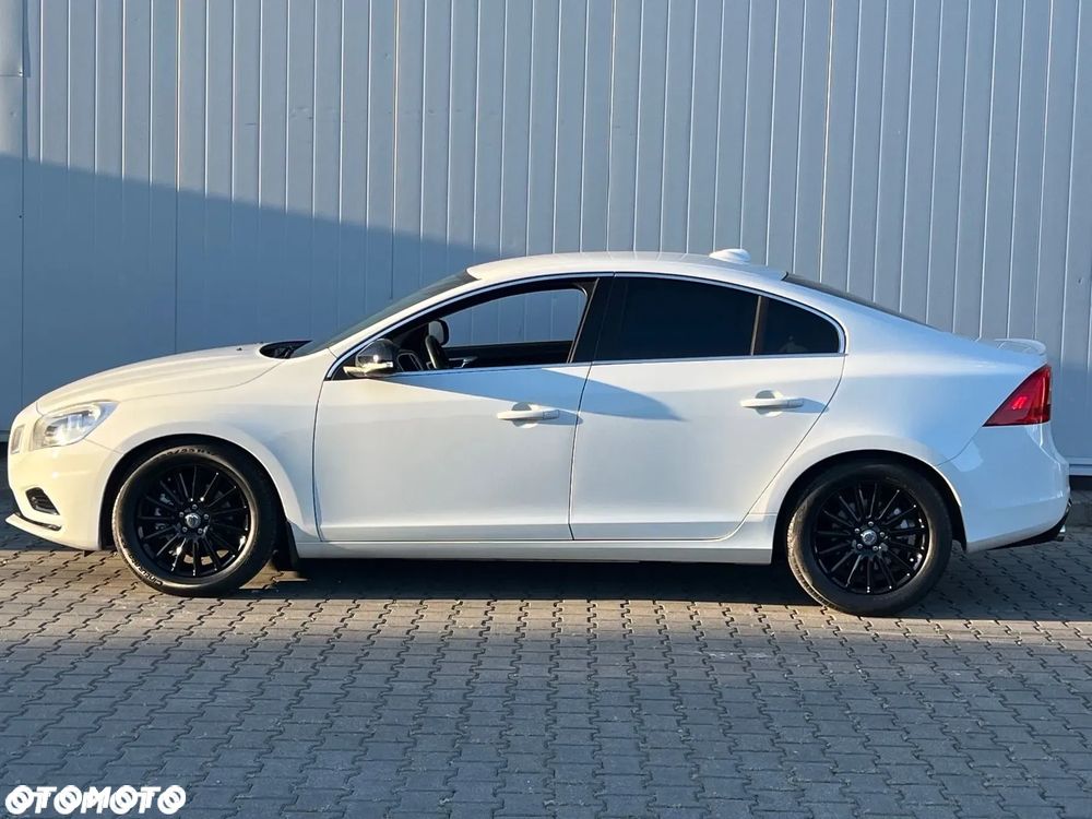 Volvo S60 2.0T Black Edition - 3