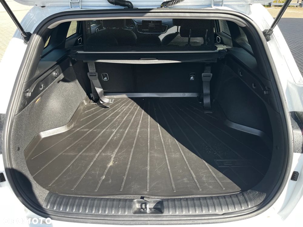 Kia Ceed 1.5 T-GDI Tribute DCT - 11