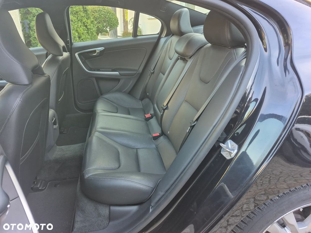 Volvo S60 D3 Momentum - 19