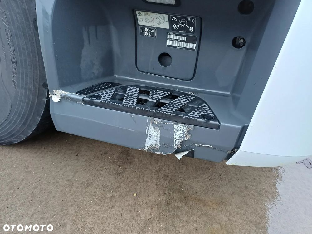 Mercedes-Benz Actros - 9