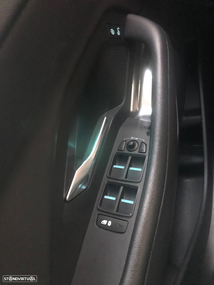 Jaguar E-Pace 2.0 i4D S - 8