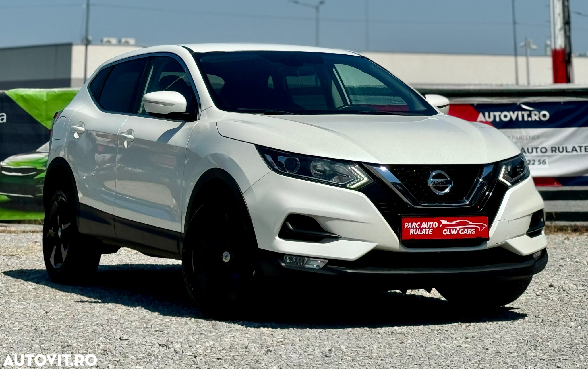 Nissan Qashqai 1.6 DCI Xtronic ACENTA - 4