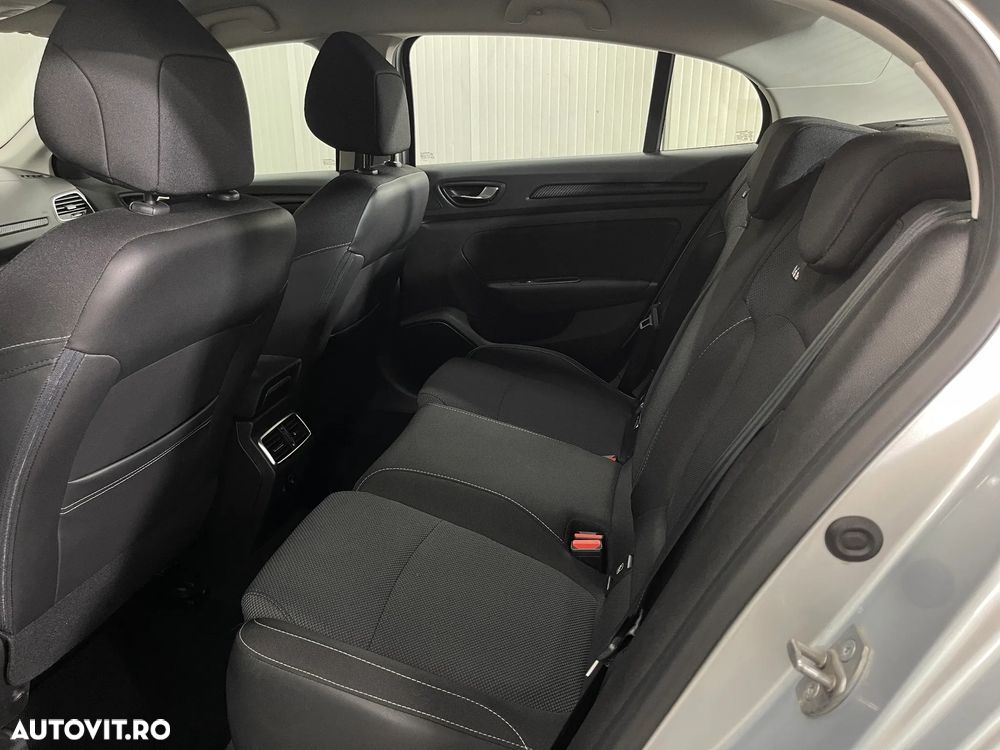 Renault Megane TCe 140 GPF Equilibre - 12